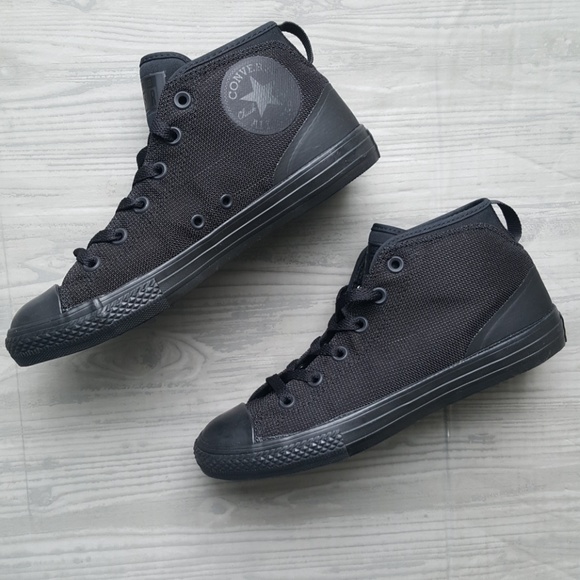 converse mid cut black